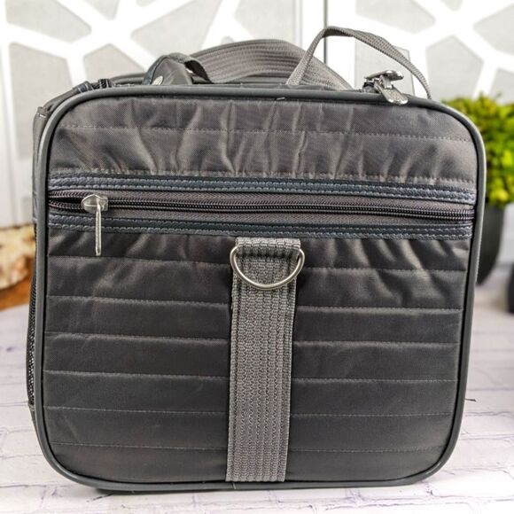 NWT - Sherpa Original Deluxe Pet Carrier - Medium - Picture 4 of 16